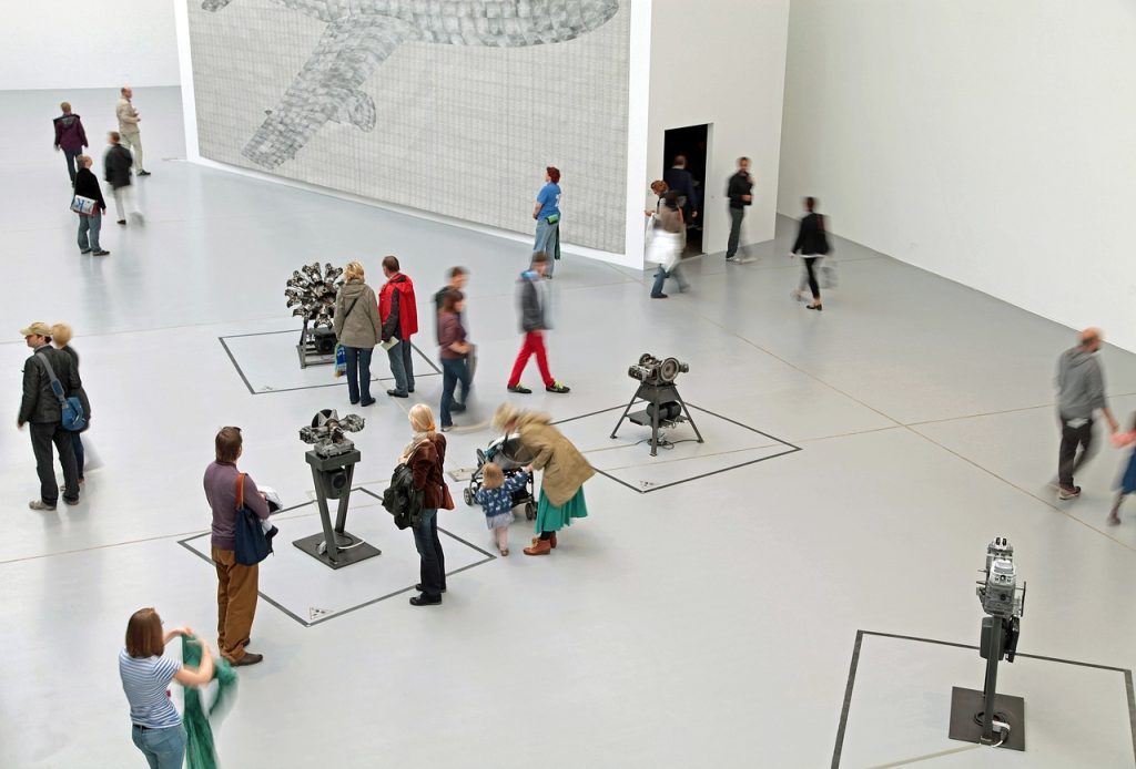 art-exhibition-adalah-kegiatan-mempelajari-sosial-budaya