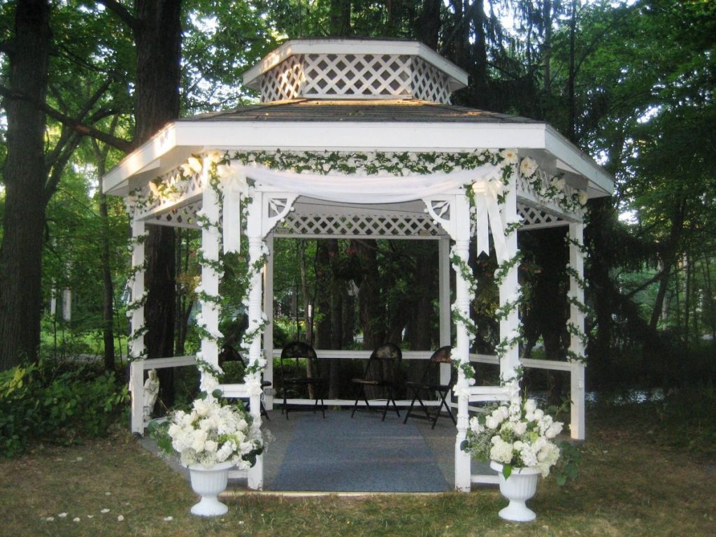 contoh-gazebo-pernikahan