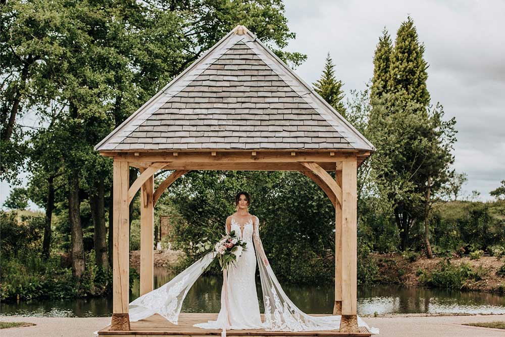 contoh-gazebo-pernikahan