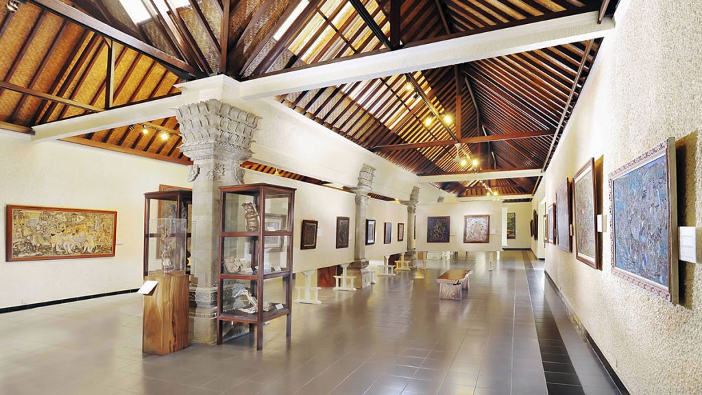 tempat-pameran-di-Bali-lukisan