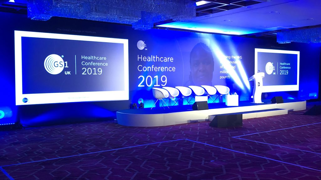 Ballroom-table-untuk-acara-layout-panggung