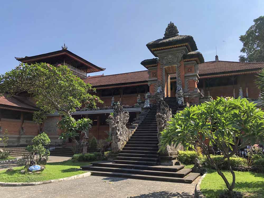 Tempat-Pameran-di-Denpasar-Taman-Werdhi-Budaya-Art-Centre