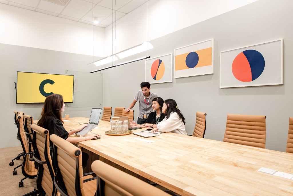 room-meeting-hotel-dengan-fasilitas-modern