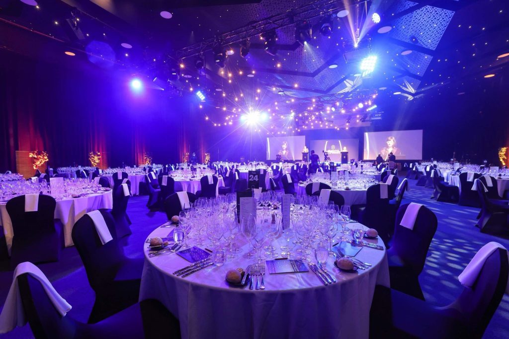 Cara-menyelenggarakan-gala-dinner-adalah