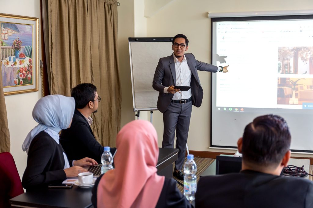 Jenis-fasilitas-ruang-meeting