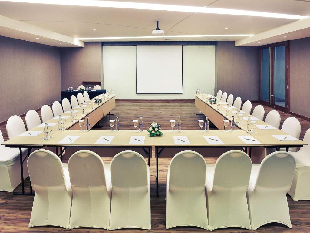 Meeting-room-di-Denpasar-di-Mercure-Bali